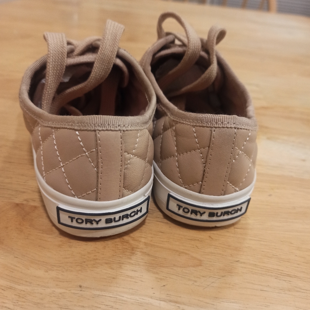 Tory Burch Bryant Sneakers Beige Quilted Leather Size 6 - Picture 4 of 16